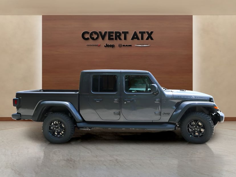 2026 Jeep Gladiator - Image 3