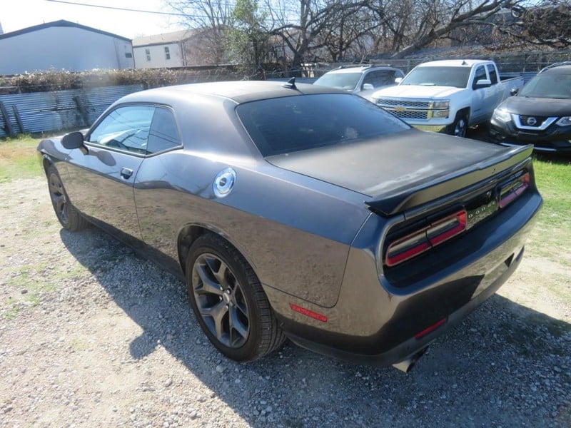 2019 Dodge Challenger - Image 3