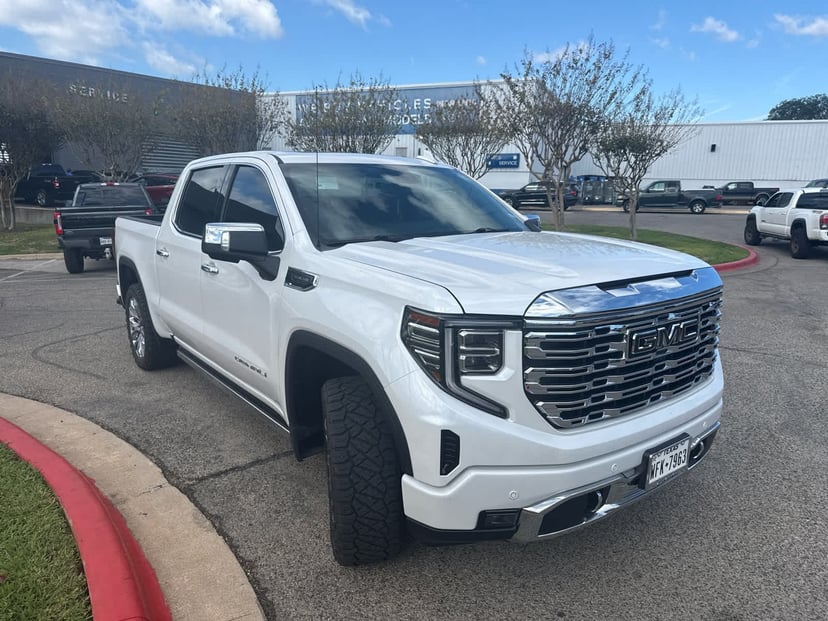 2022 GMC Sierra - Image 1
