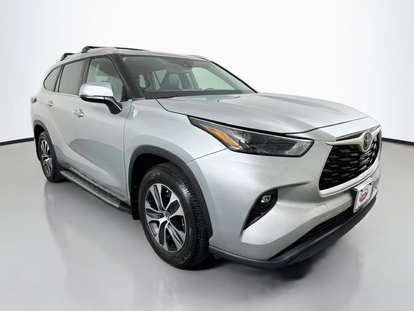2023 Toyota Highlander - Image 1