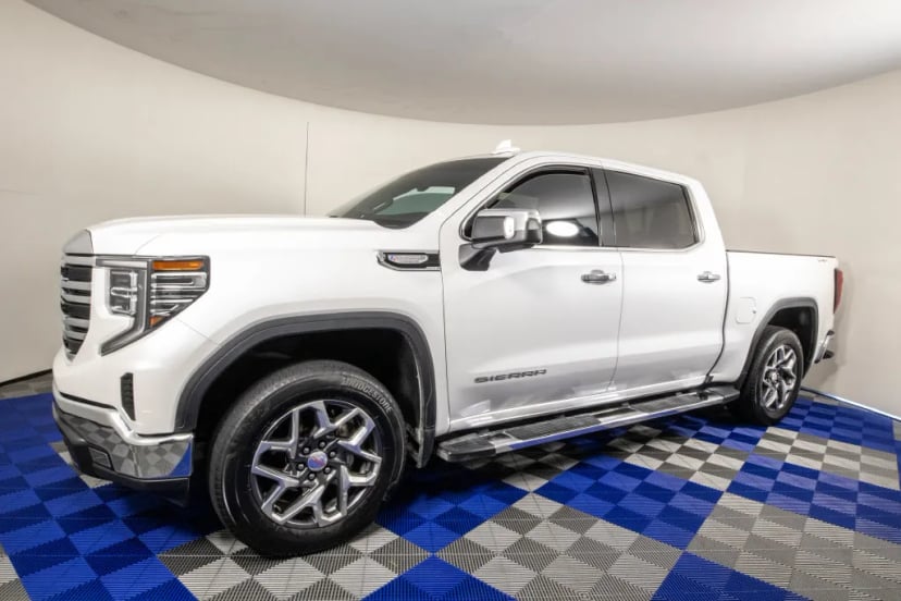 2023 GMC Sierra 1500 - Image 1