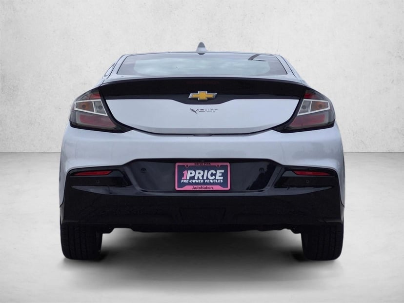 2016 Chevrolet Volt - Image 3