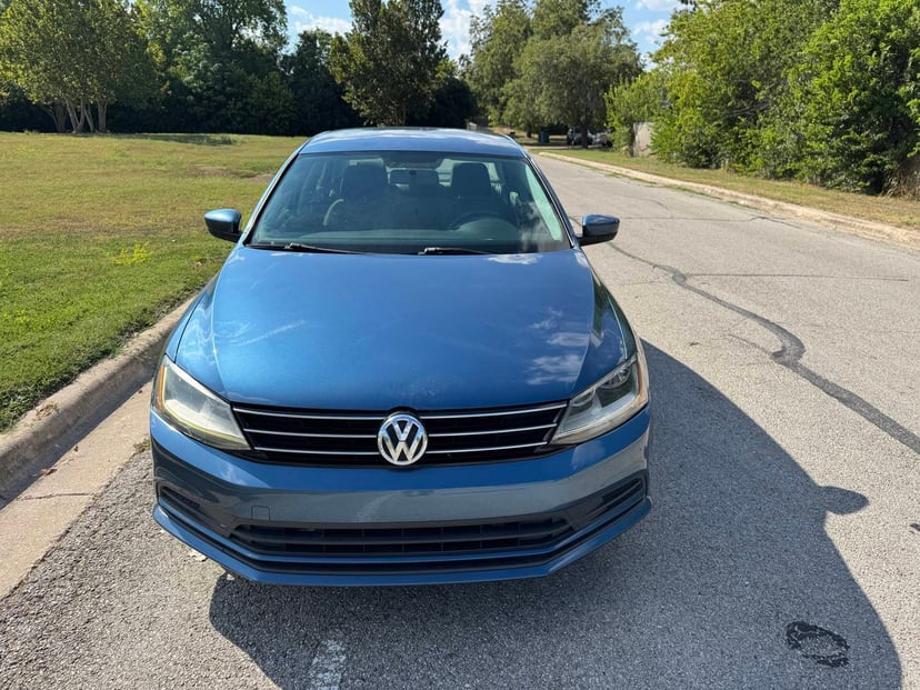 2017 Volkswagen Jetta - Image 3
