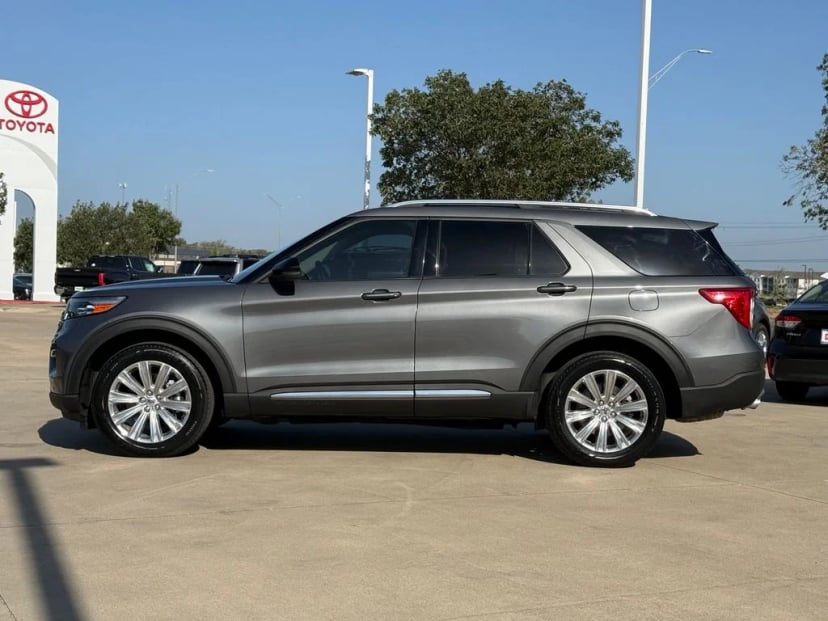 2023 Ford Explorer - Image 2