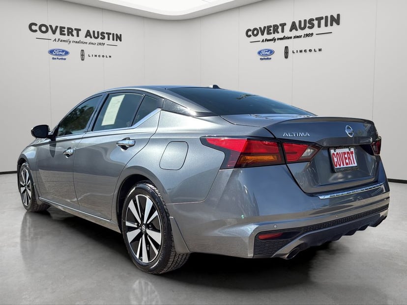 2022 Nissan Altima - Image 3