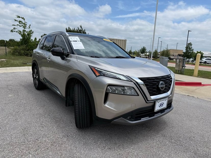 2022 Nissan Rogue - Image 1