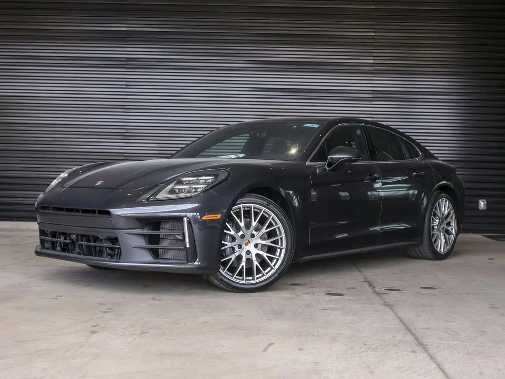 2026 Porsche Panamera - Image 1