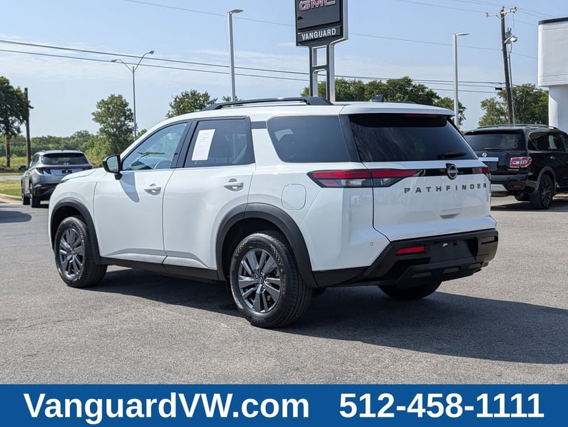 2026 Nissan Pathfinder - Image 2