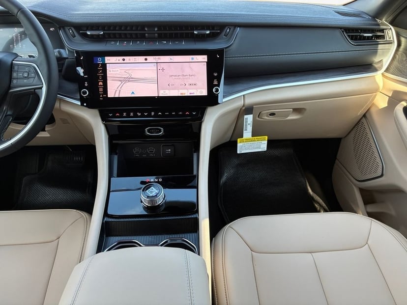 2026 Jeep Grand Cherokee - Image 2