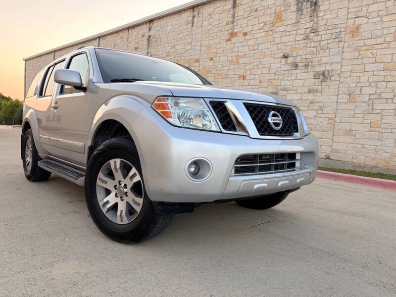 2012 Nissan Pathfinder - Image 1