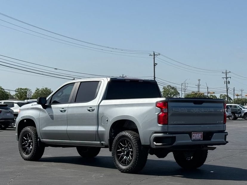 2023 Chevrolet Silverado - Image 3