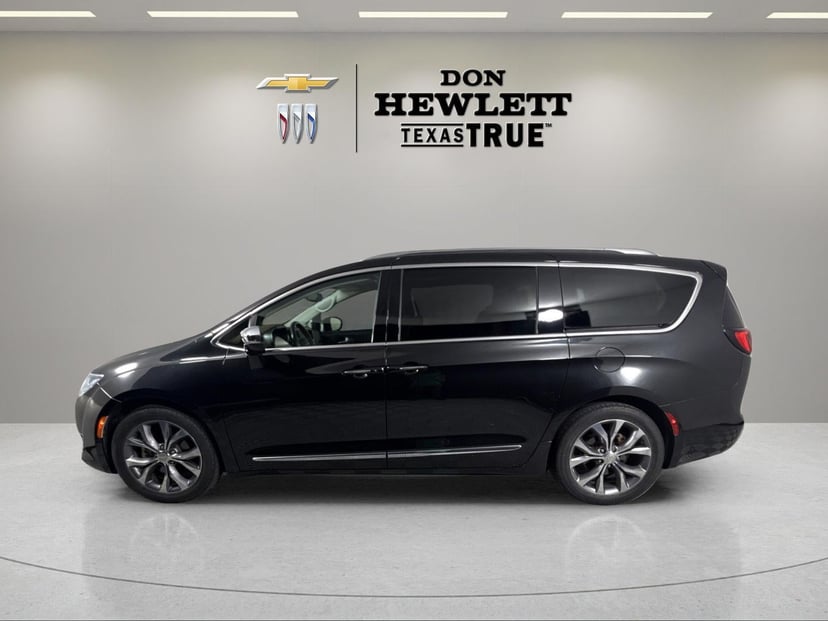 2019 Chrysler Pacifica - Image 2