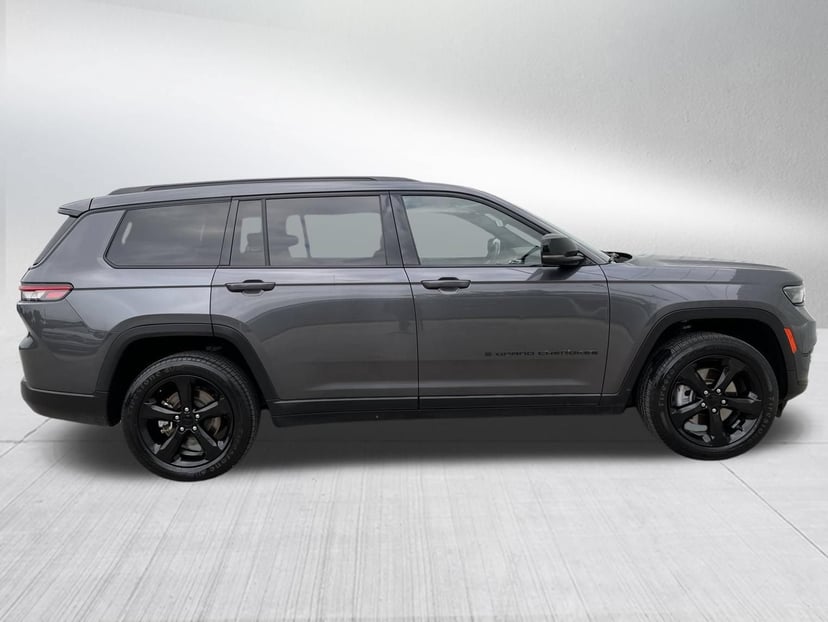 2023 Jeep Grand Cherokee L - Image 3