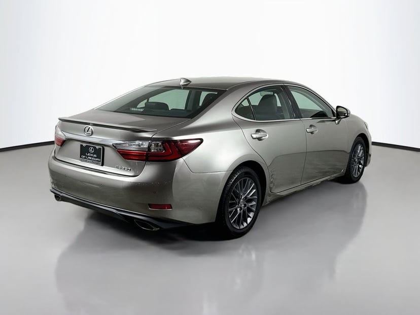 2018 Lexus ES - Image 3