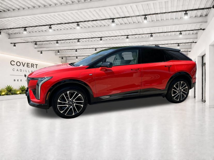 2025 Cadillac Optiq - Image 3