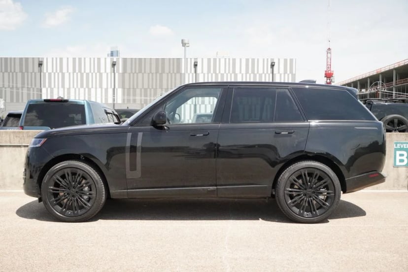 2026 Land Rover Range Rover - Image 2