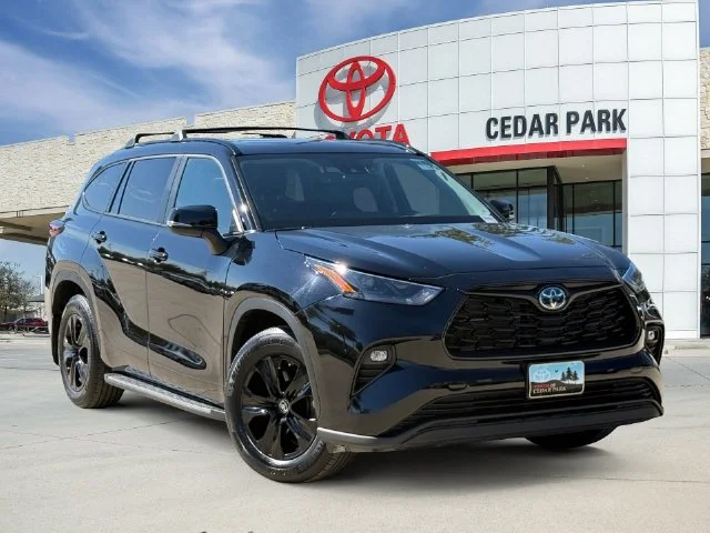 2024 Toyota Highlander - Image 1