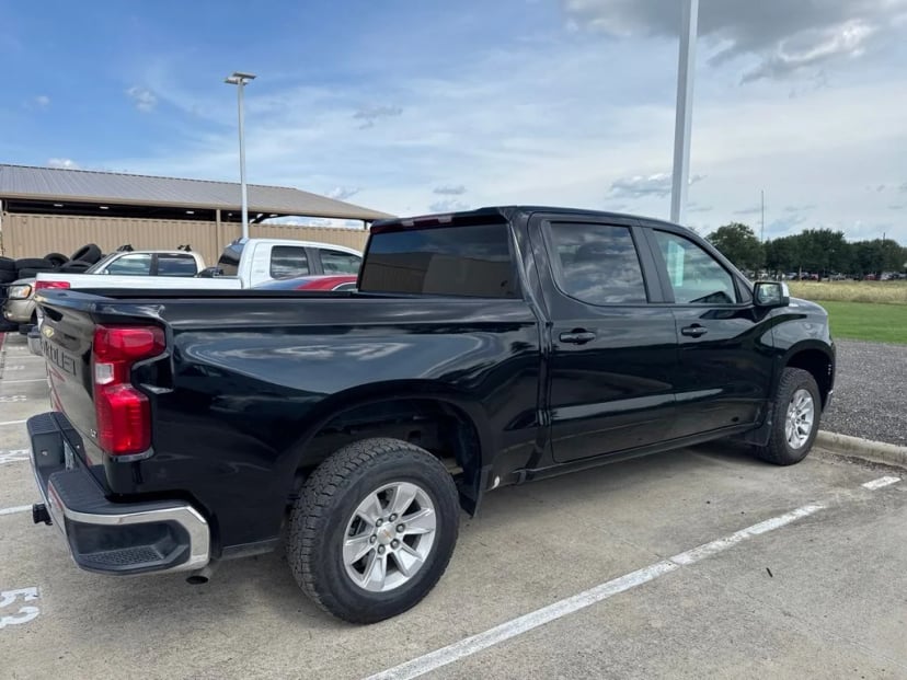 2025 Chevrolet Silverado - Image 2