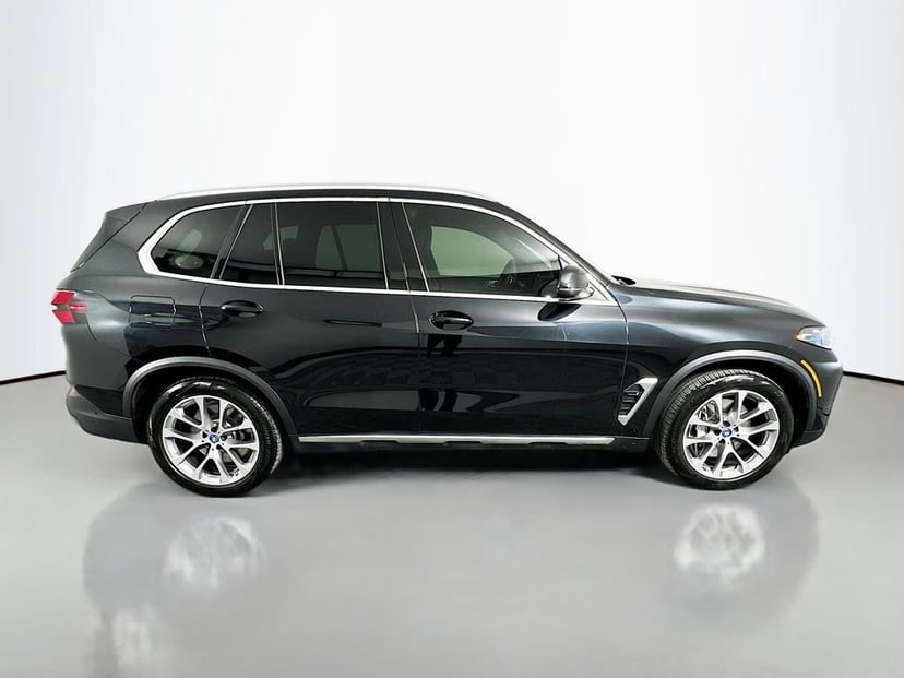 2024 BMW X5 - Image 2
