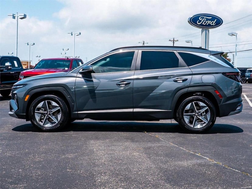 2025 Hyundai Tucson - Image 3