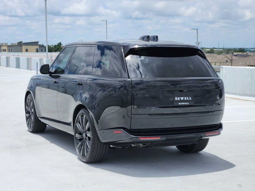 2026 Land Rover Range Rover - Image 2
