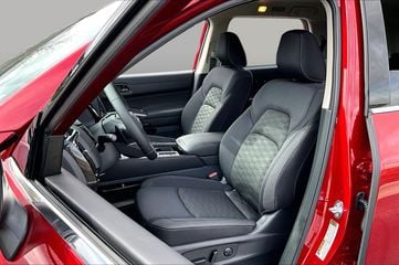 2026 Nissan Pathfinder - Image 3