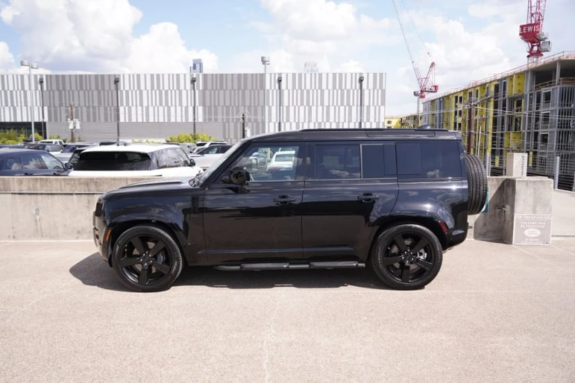 2026 Land Rover Defender - Image 2
