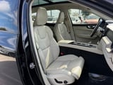 2023 Volvo XC60 - Preview 9