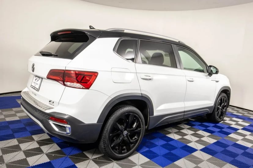 2023 Volkswagen Taos - Image 3