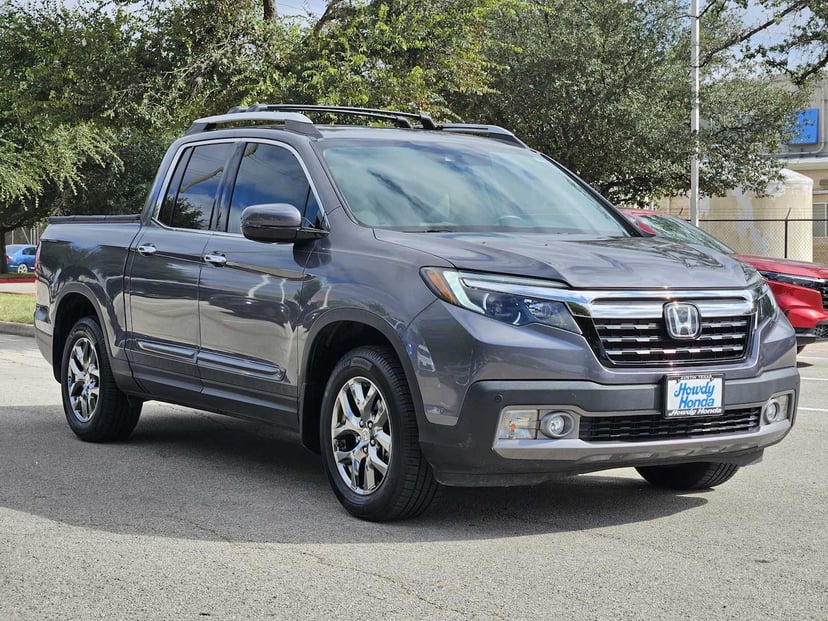 2017 Honda Ridgeline - Image 2