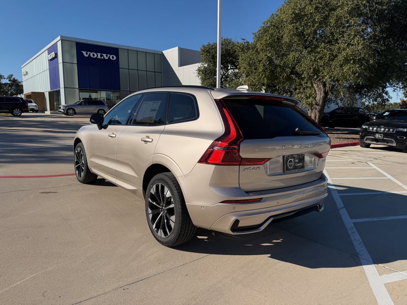 2026 Volvo XC60 - Image 1