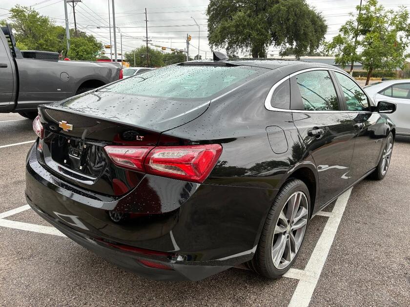 2021 Chevrolet Malibu - Image 3