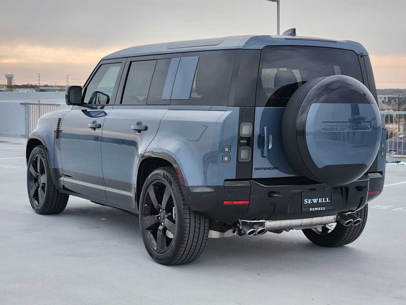 2026 Land Rover Defender - Image 2