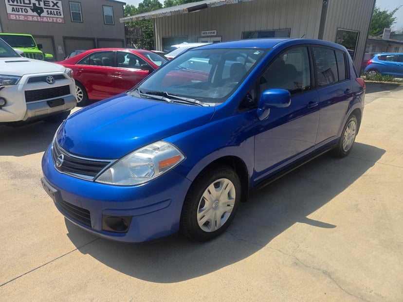 2011 Nissan Versa - Image 2