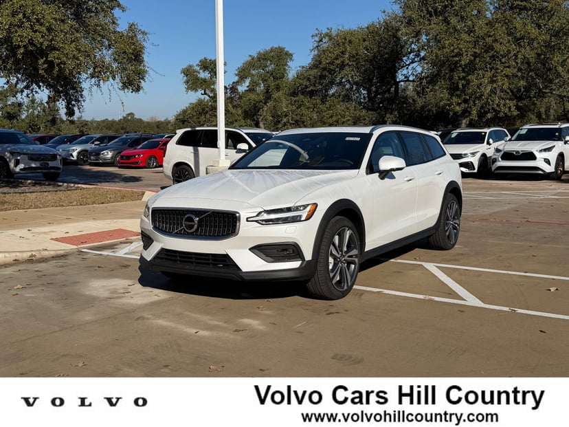 2026 Volvo V60 Cross Country - Image 1