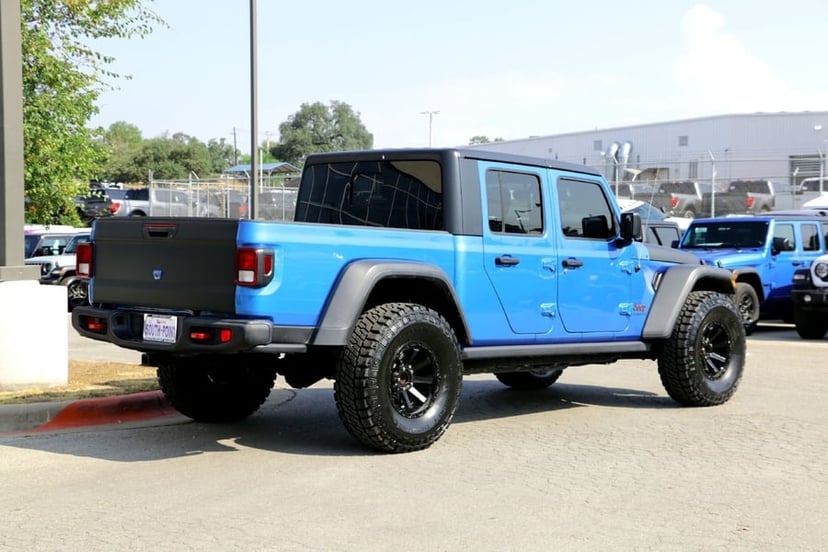 2020 Jeep Gladiator - Image 2