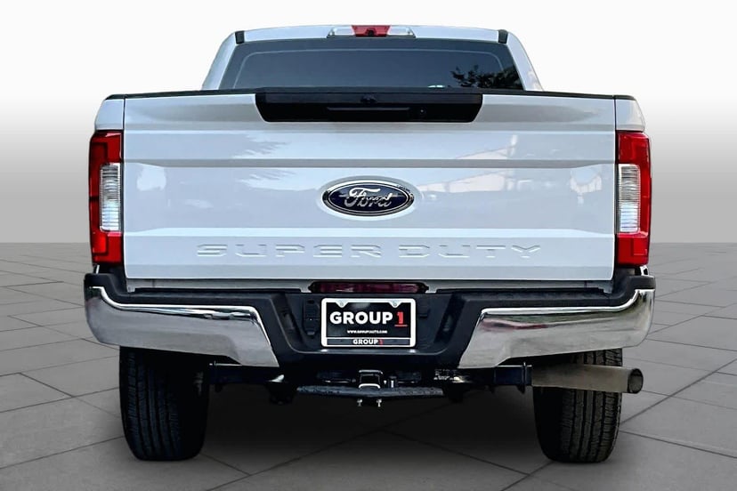 2019 Ford Super Duty F-250 Pickup - Image 2