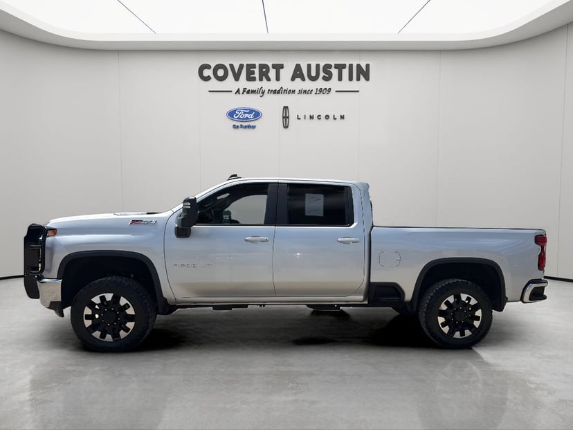 2023 Chevrolet Silverado - Image 2