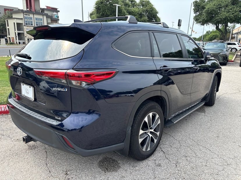 2023 Toyota Highlander - Image 3