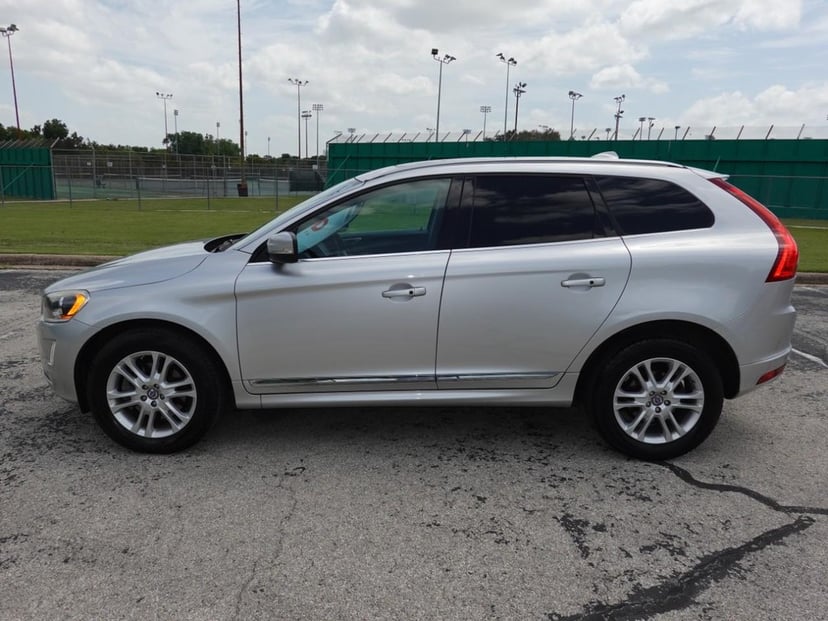 2015 Volvo XC60 - Image 2