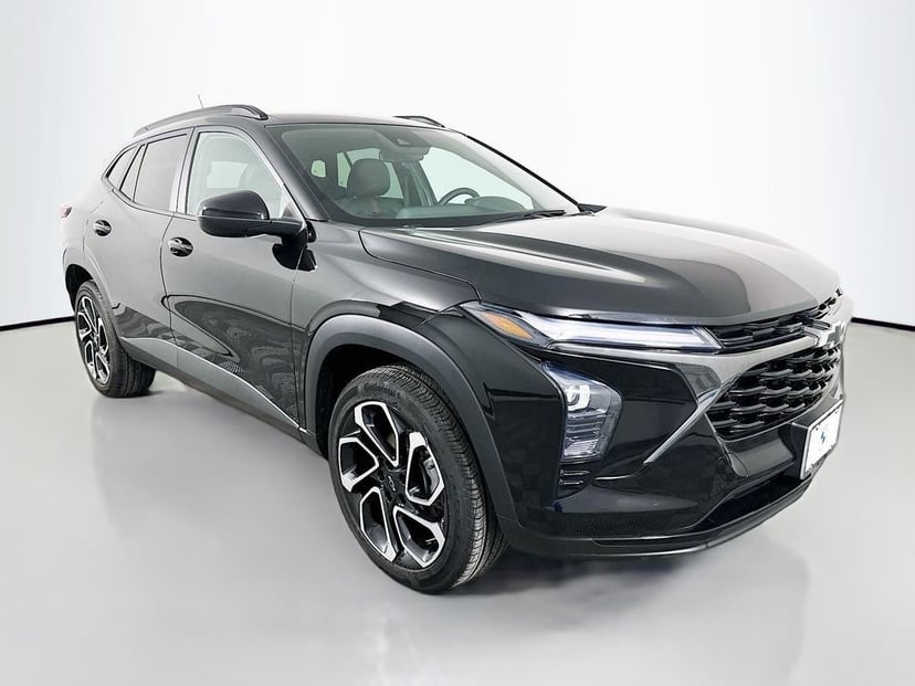 2025 Chevrolet Trax - Image 3