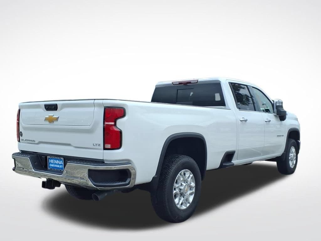 2026 Chevrolet Silverado 3500 HD - Image 2