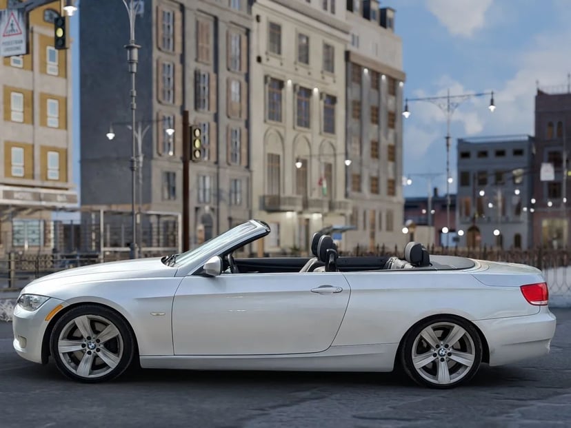 2010 BMW 335i - Image 2