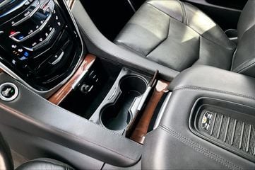 2019 Cadillac Escalade ESV - Image 3