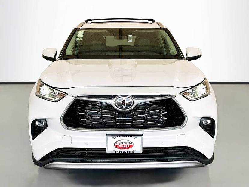 2025 Toyota Highlander - Image 2