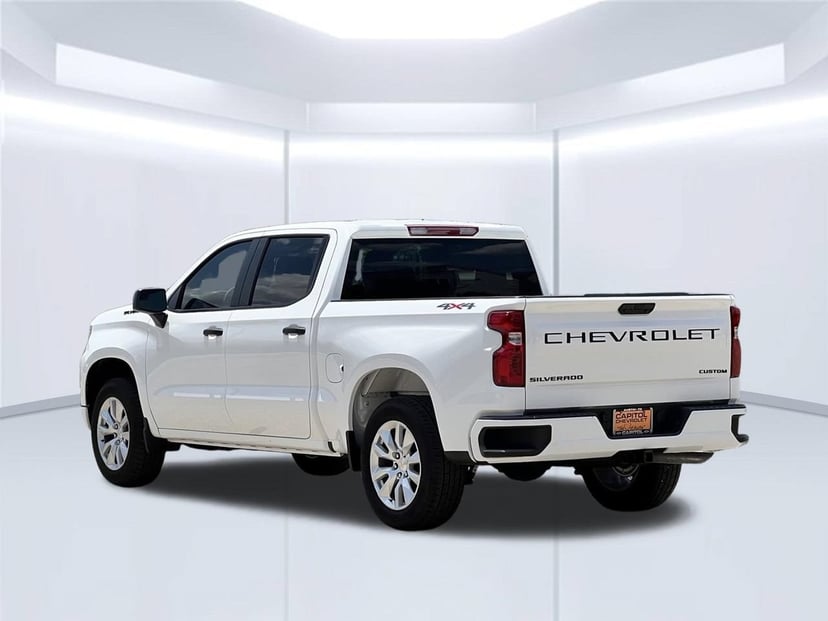 2026 Chevrolet Silverado 1500 - Image 2