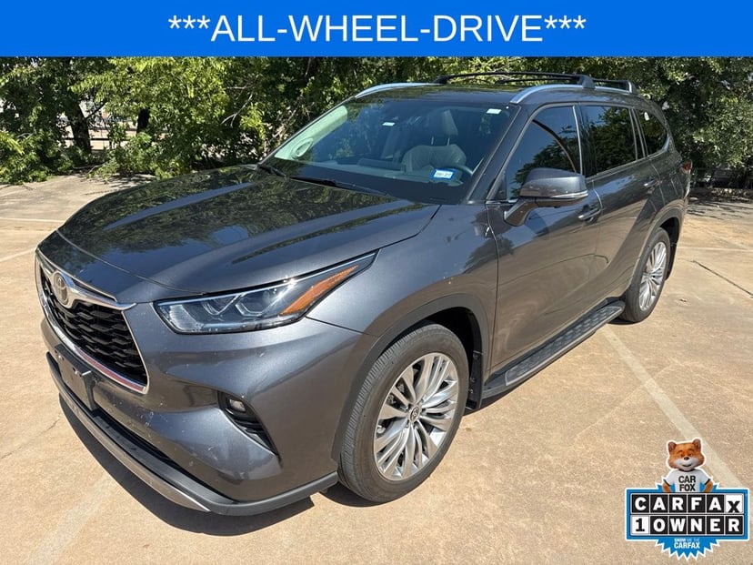 2024 Toyota Highlander - Image 1