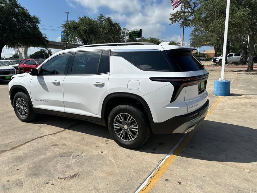2026 Chevrolet Traverse - Image 3