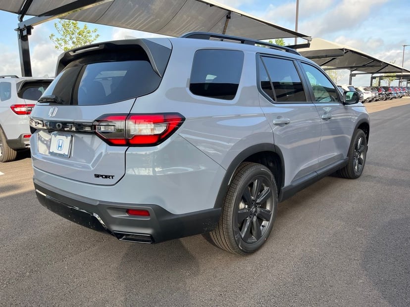 2026 Honda Pilot - Image 2