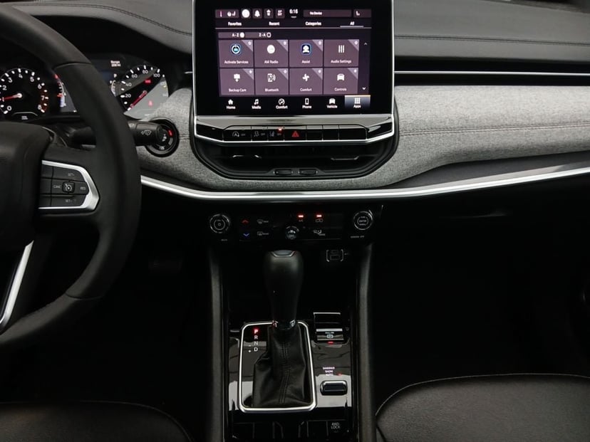 2024 Jeep Compass - Image 3